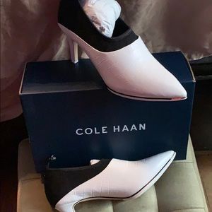 Stunning!! Sophisticated 1/2 boot